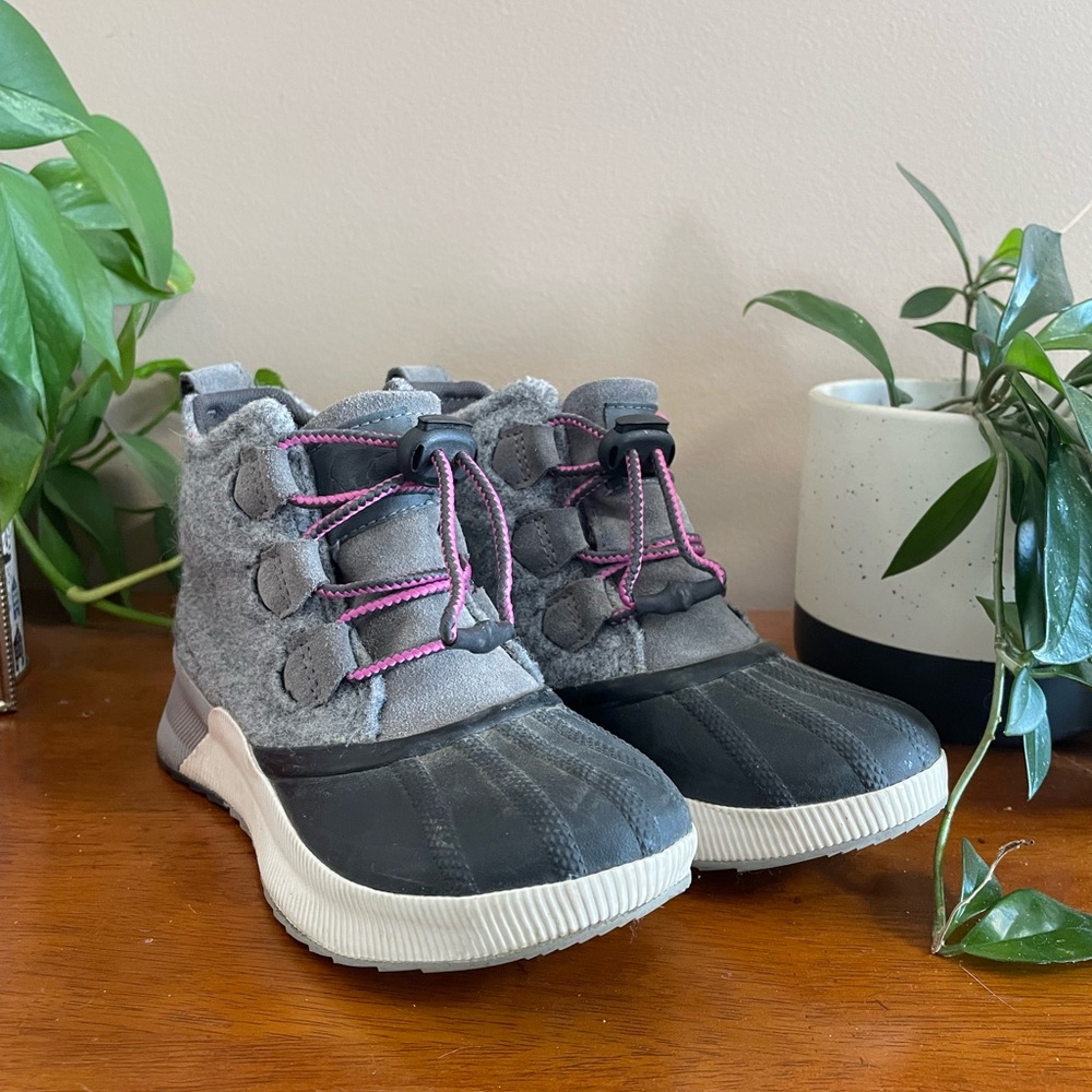 Sorrel Out N About Waterproof Boot - Kids size 3